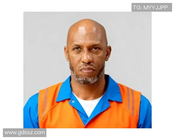 足球明星光鲜背后的黑暗与挣扎揭示了他们的溃烂生活真相